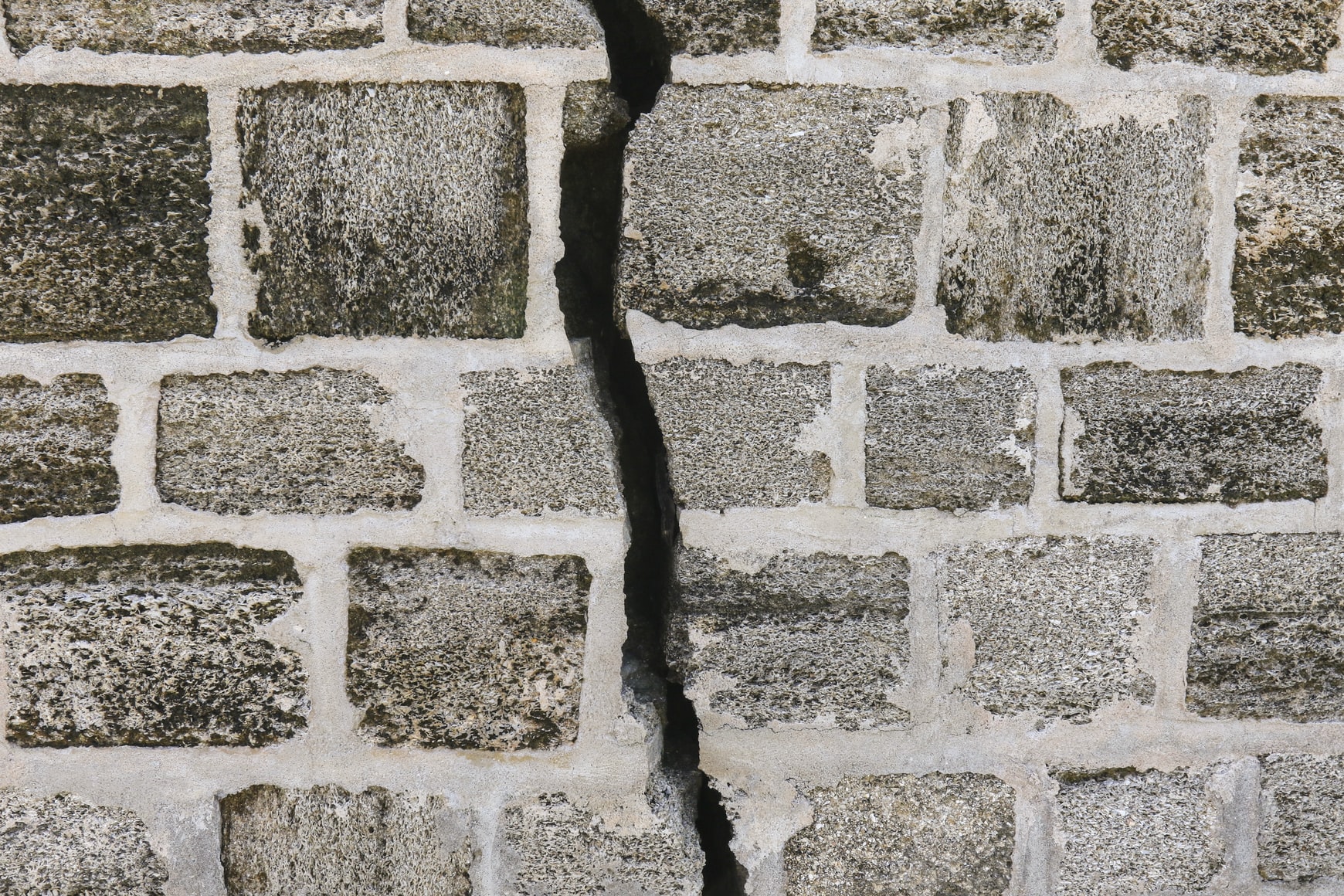 How Much Does It Cost To Fix Cracks In Walls?